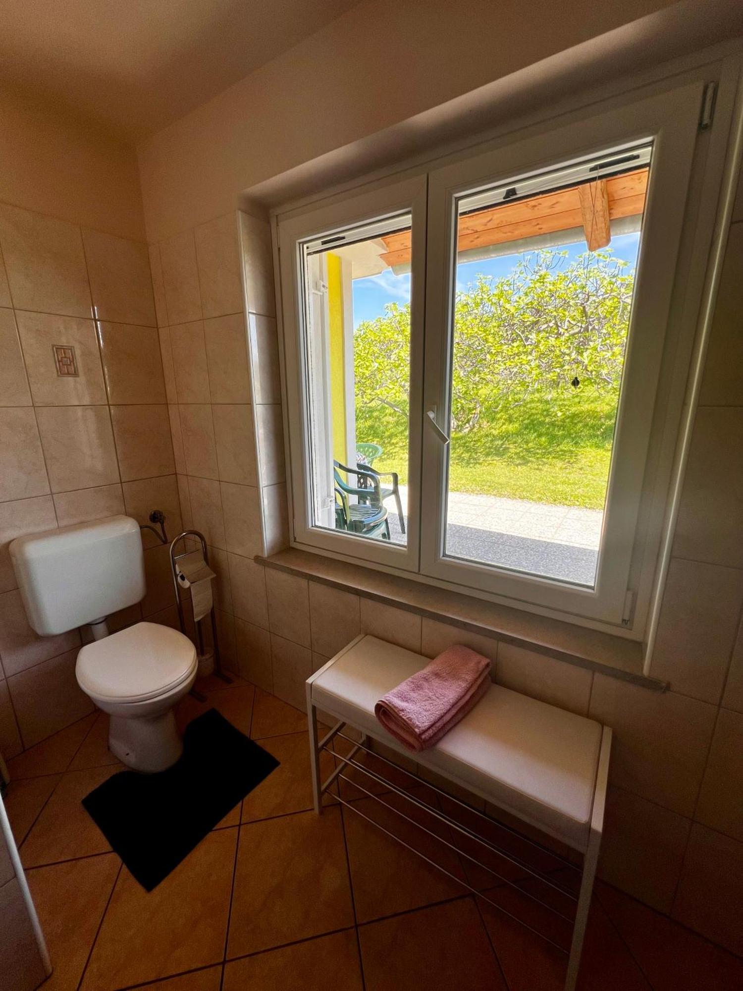 Na Kmetiji S Konji - Pogelsek Apartamento Ankaran Exterior foto